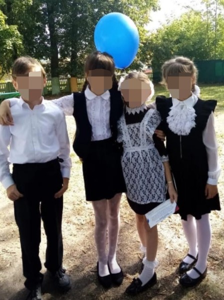 "Цвет пиджака и жабо для девочки меня просто убили": многодетная мать категорически раскритиковала новый ГОСТ на школьную форму