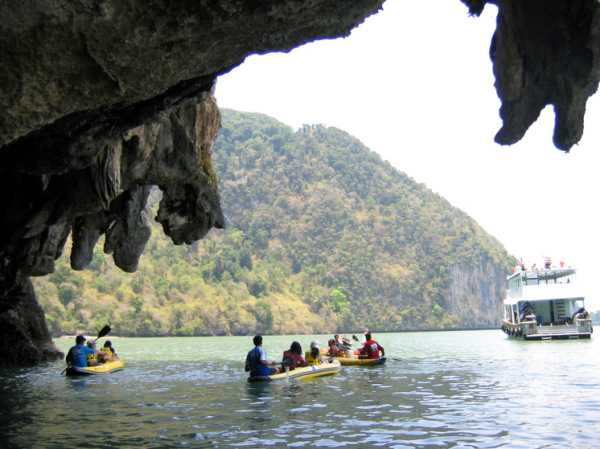 Дайвер провел в подводной пещере пять дней