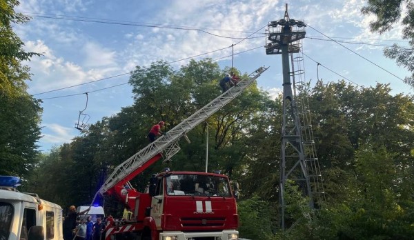 После ЧП на канатке в Нальчике четверо туристов остаются в больнице После ЧП на канатке в Нальчике четверо туристов остаются в больнице