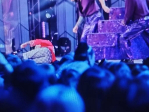 «Господи, помилуй»: Киркоров упал на сцене во время концерта