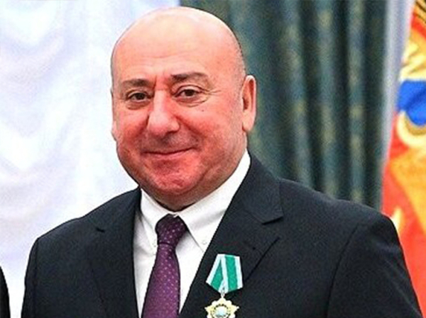 «Крепко держал театр»: почему задержали экс-директора театра Сатиры