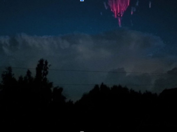 Над Россией поймали загадочные молнии, похожие на медузы