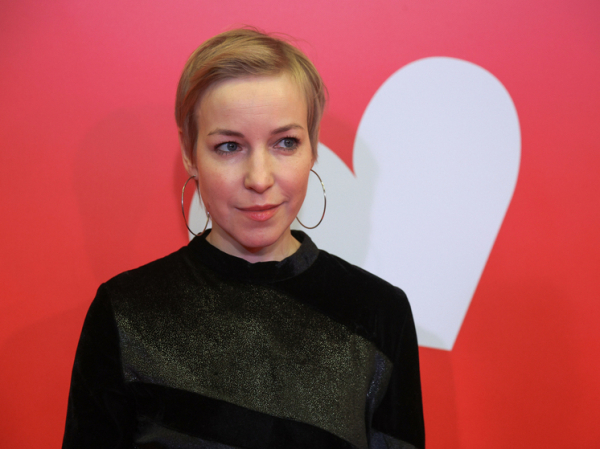 Сбежавшая из РФ актриса Мария Шалаева устроилась на работу в такси
