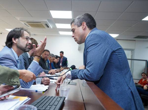 Стало известно, каких специалистов в России могут сократить в первую очередь