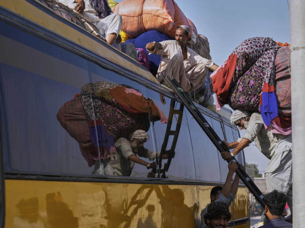Страшная авария с депортированными людьми унесла жизни более чем 70 человек
