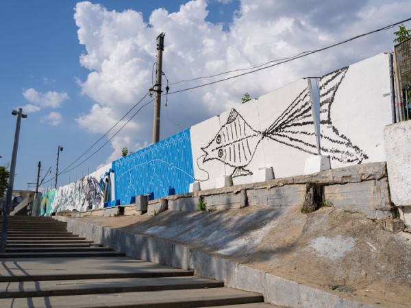 У Курского вокзала выросла 100-метровая волна