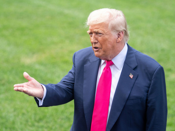 «Украденная» у Трампа жертва педофила из королевской семьи хотела обнародования дела Эпштейна