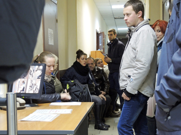 В России ввели новые госпошлины для иностранцев