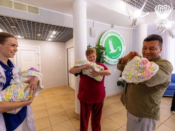 Врачи рассказали про выхаживание тройни с аномально низким весом