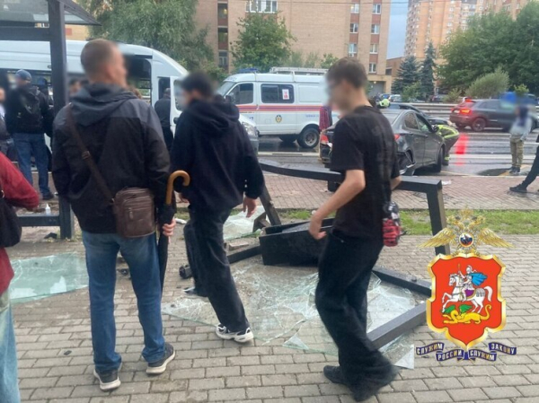 Жители Долгопрудного в шоке от наезда на людей на автобусной остановке