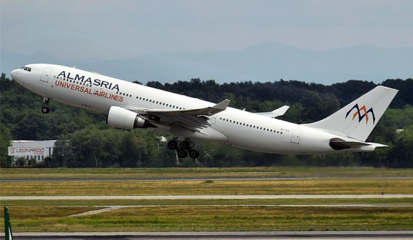 Из-за поломки самолета туристы застряли в Шарм-эль-Шейхе 