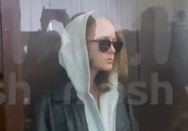 Аглая Тарасова призналась в провозе запрещённого вещества Аглая Тарасова призналась в провозе запрещённого вещества