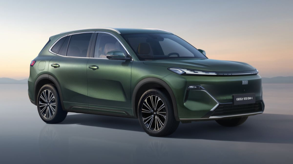 Кроссовер Geely EX5 в России: теперь и гибрид Кроссовер Geely EX5 в России: теперь и гибрид