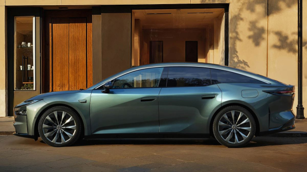 Флагманская Toyota bZ7: экосистема Xiaomi и передний привод Флагманская Toyota bZ7: экосистема Xiaomi и передний привод