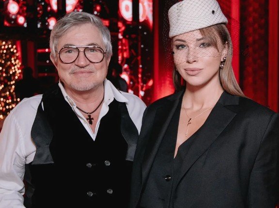 Полина Диброва дала первый комментарий о своем романе с Товстиком