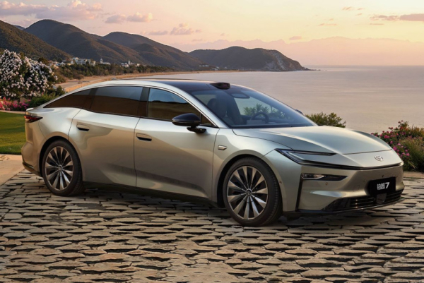 Флагманская Toyota bZ7: экосистема Xiaomi и передний привод Флагманская Toyota bZ7: экосистема Xiaomi и передний привод