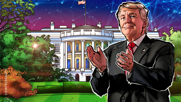 Золотая статуя Трампа, держащая биткоин, появляется в DC Золотая статуя Трампа, держащая биткоин, появляется в DC