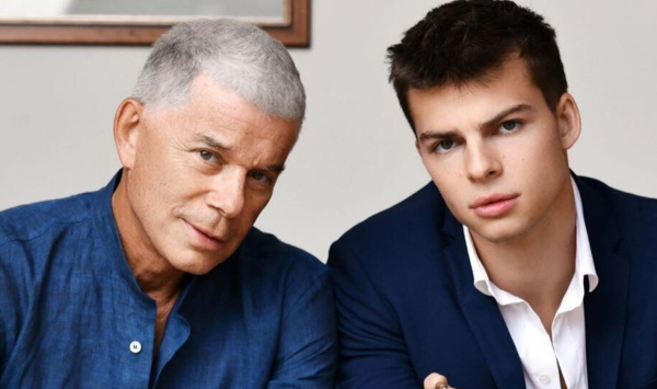 Олег Газманов вместе с приемным сыном пострадал от рук мошенника Олег Газманов вместе с приемным сыном пострадал от рук мошенника