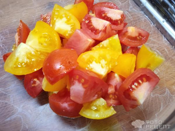 Рецепт: Теплый салат из кабачков со свежими томатами и сыром - быстрый летний салат с обжаренными кабачками Рецепт: Теплый салат из кабачков со свежими томатами и сыром - быстрый летний салат с обжаренными кабачками