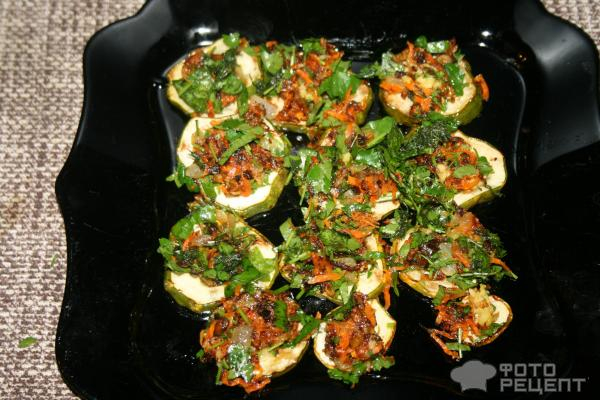 Рецепт: Жареные огурцы - закуска с пассерованными овощами Рецепт: Жареные огурцы - закуска с пассерованными овощами