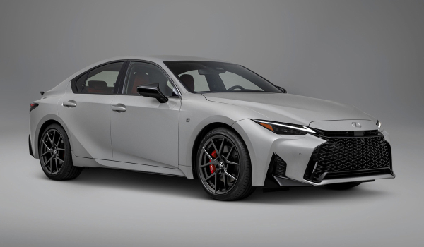 Седан Lexus IS: рестайлинг вместо прощания Седан Lexus IS: рестайлинг вместо прощания