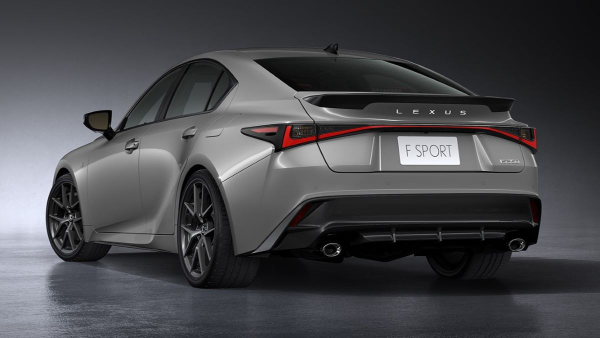 Седан Lexus IS: рестайлинг вместо прощания Седан Lexus IS: рестайлинг вместо прощания