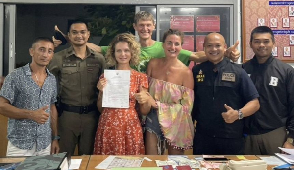 Море в Таиланде вернуло россиянам паспорта, уплывшие с пляжа Море в Таиланде вернуло россиянам паспорта, уплывшие с пляжа