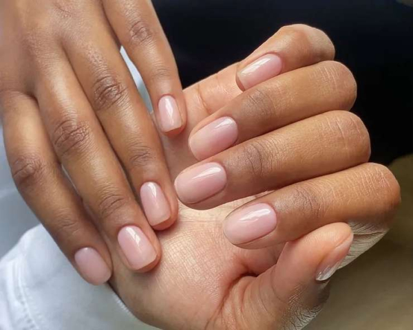 BB-маникюр: главный beauty-тренд от звезд, который покоряет естественностью BB-маникюр: главный beauty-тренд от звезд, который покоряет естественностью
