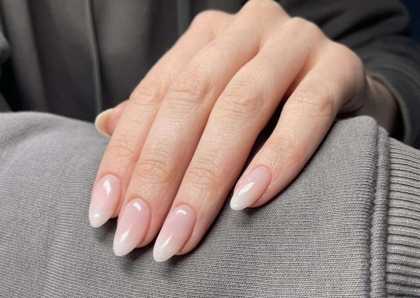 BB-маникюр: главный beauty-тренд от звезд, который покоряет естественностью BB-маникюр: главный beauty-тренд от звезд, который покоряет естественностью