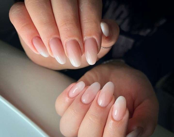 BB-маникюр: главный beauty-тренд от звезд, который покоряет естественностью BB-маникюр: главный beauty-тренд от звезд, который покоряет естественностью