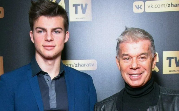 Олег Газманов вместе с приемным сыном пострадал от рук мошенника Олег Газманов вместе с приемным сыном пострадал от рук мошенника