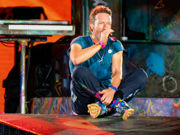Coldplay бросили музыкально-финансовый вызов Тейлор Свифт