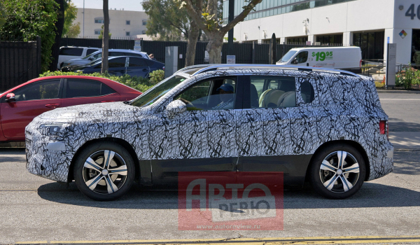 Новый Mercedes-Benz GLB вышел на испытания