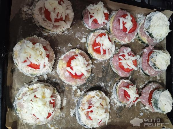 Рецепт: Кабачки запеченные с фаршем и сыром - Праздничные кабачки: вкусно, сытно, бюджетно Рецепт: Кабачки запеченные с фаршем и сыром - Праздничные кабачки: вкусно, сытно, бюджетно