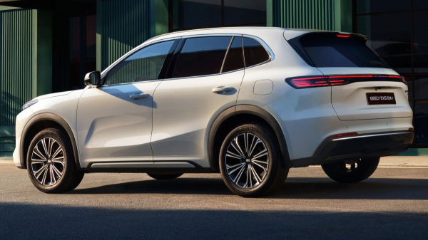 Кроссовер Geely EX5 в России: теперь и гибрид Кроссовер Geely EX5 в России: теперь и гибрид