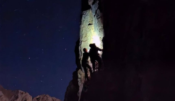 Российский турист трое суток ждал спасателей, сидя на скале в горах Казахстана Российский турист трое суток ждал спасателей, сидя на скале в горах Казахстана