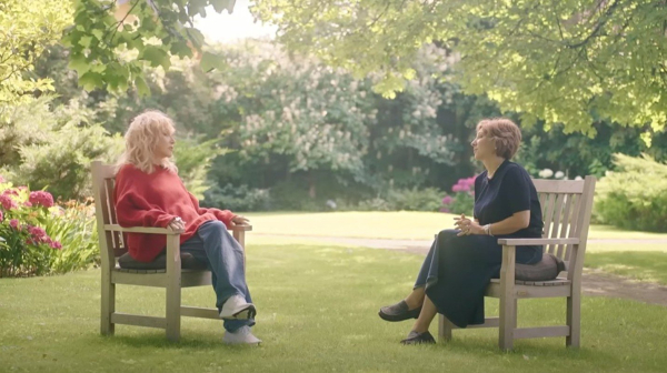 Виталий Бородин призвал лишить Аллу Пугачеву звания "Народной артистки России" Виталий Бородин призвал лишить Аллу Пугачеву звания "Народной артистки России"