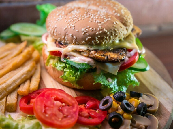 Фастфуд назвали разрушителем памяти уже через несколько дней его потребления