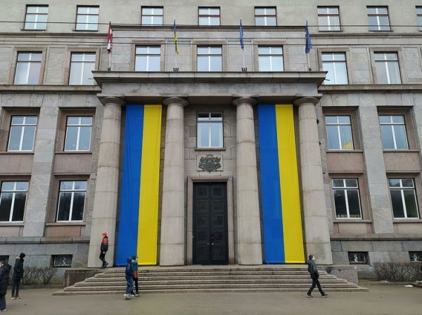 Горит здание Кабинета министров Украины