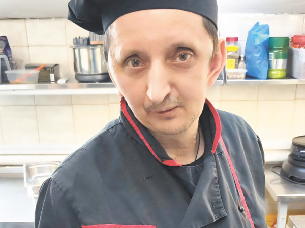 «Порежу салатик за 500 рублей»: какие риски таят услуги поваров и других мастеров «на час» из Интернета