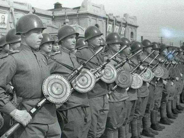 Последний Парад Победы 1945-го до сих пор хранит свои секреты