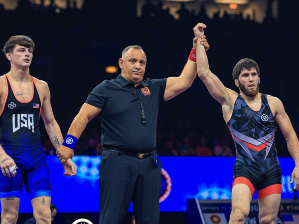 Прославленный российский борец Заур Угуев стал трехкратным чемпионом мира