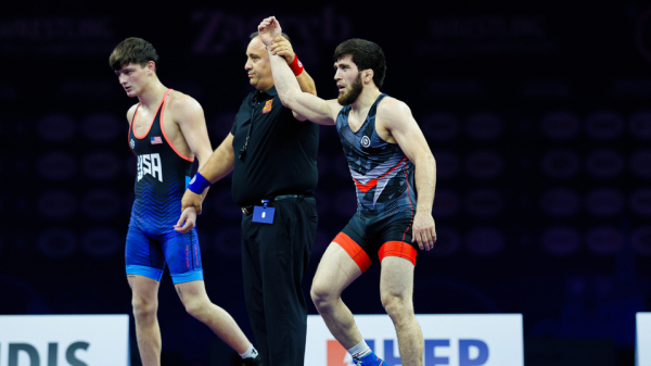 «Режимил, тренировался, пахал больше всех»: Угуев стал трехкратным чемпионом мира