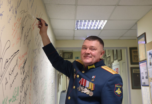 «Товарищ «большой»: Герой России Роман Дебелый рассказал о своем боевом пути