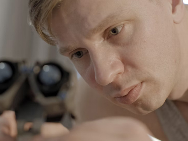 Трех сестер из таежной деревни дебютантка из Москвы выбрала по смеху