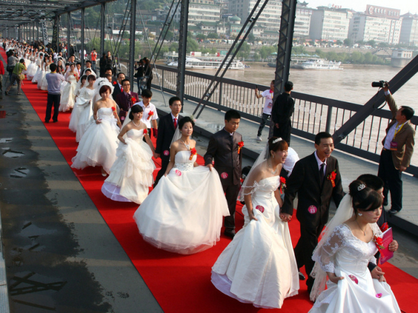 Женитьба по безвизу: китайские женихи рассказали, почему ищут русских невест