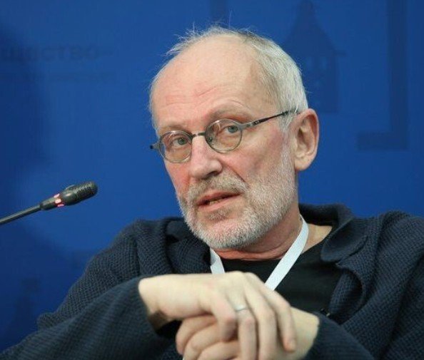 Александр Гордон назвал Пугачеву "главной мафиозницей" Александр Гордон назвал Пугачеву "главной мафиозницей"