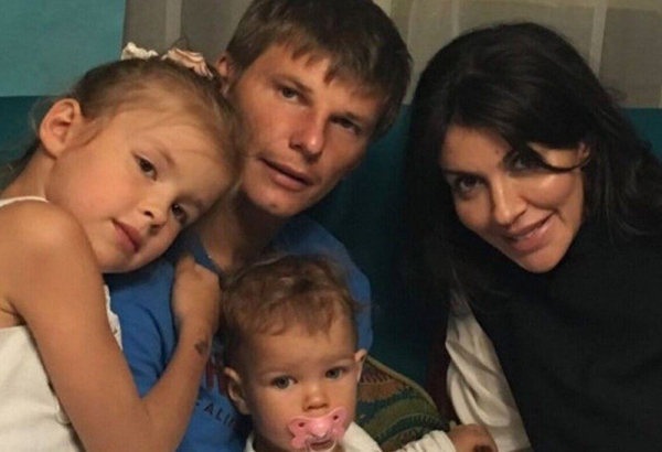 Андрей Аршавин объяснил свое стремление снизить размер алиментов на всех детей Андрей Аршавин объяснил свое стремление снизить размер алиментов на всех детей