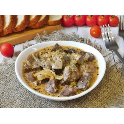Рецепт: Печень свиная тушеная - с луком и морковью Рецепт: Печень свиная тушеная - с луком и морковью