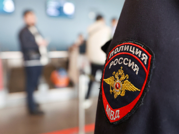 «Тебе не жить»: школьники-неонацисты унизили мигранта за любовь к Путину